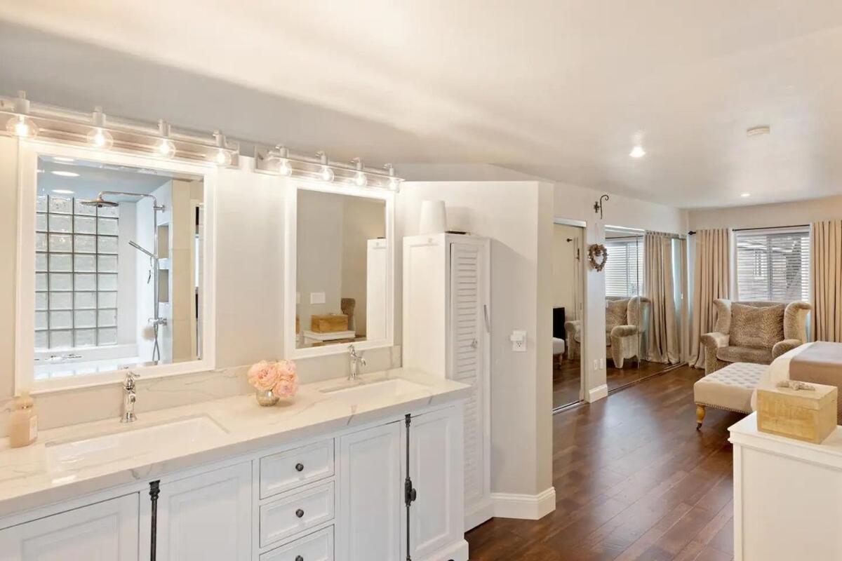 Elegant Beach Living, Just Blocks To The Sand Huntington Beach Exterior photo