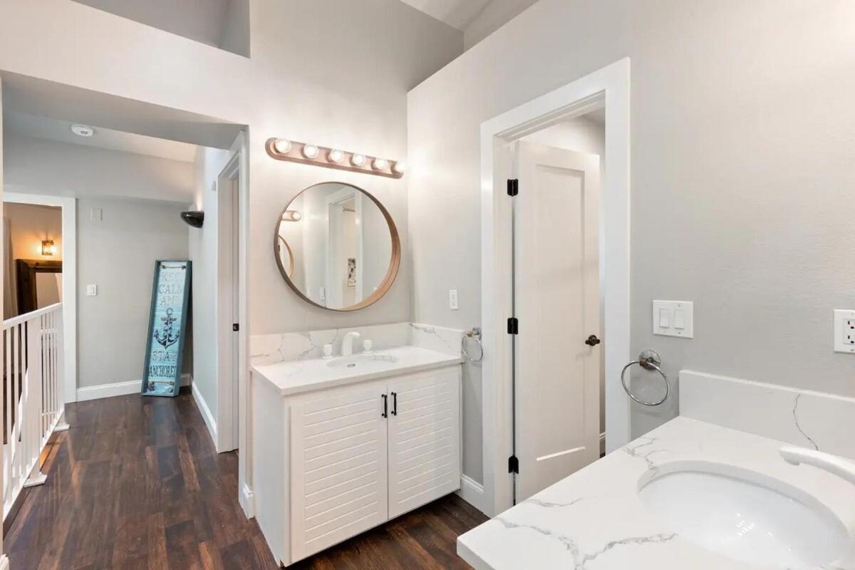 Elegant Beach Living, Just Blocks To The Sand Huntington Beach Exterior photo